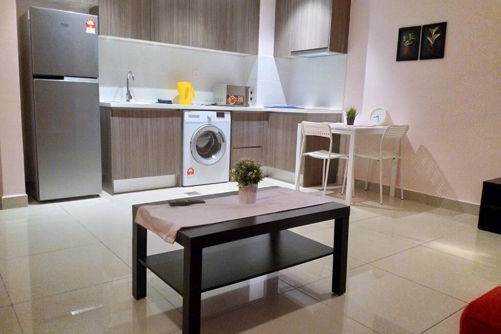 Hb1512- Hyve Studio Unit, Lake View, Cyberjaya, Free Wi-Fi, Free Parking, Netflix,Pool, 3038 Exterior photo
